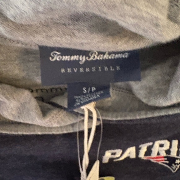 Tommy Bahama 😻Navy Patriots Hoodie reversible - Picture 3 of 9